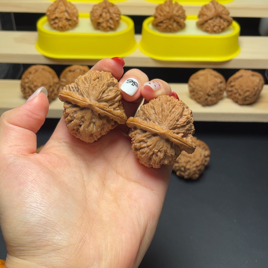 文玩核桃把件微修角白40