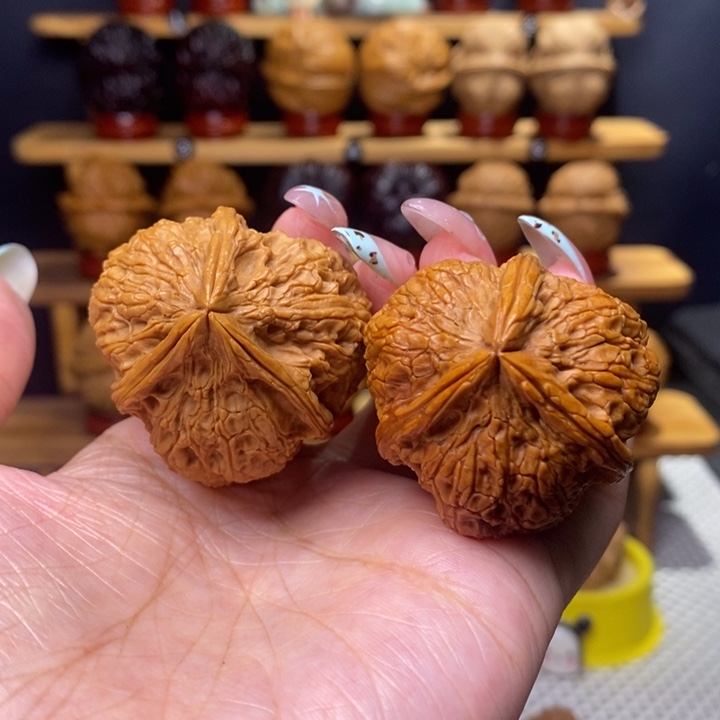 宝***哥文玩核桃把件木鱼三棱4号