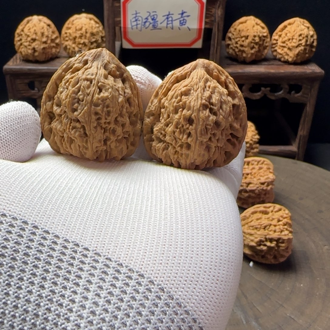 文玩核桃吊坠40三角奥迪炮弹