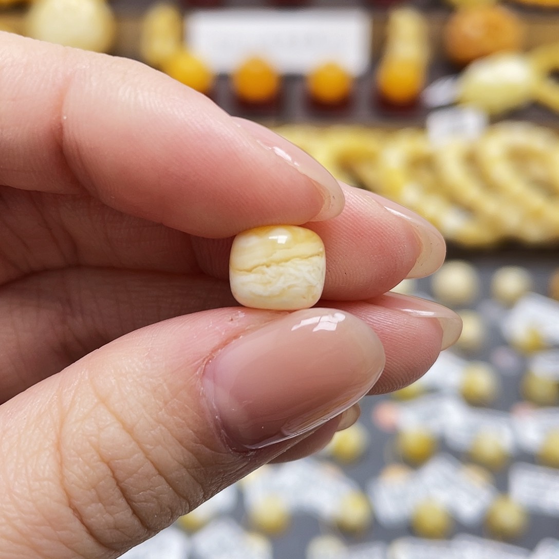 琥珀裸石未镶嵌?*林蜜蜡老型8.9*7.8mm微瑕