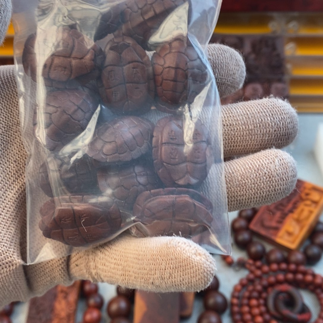 枣木一****娃定制…………