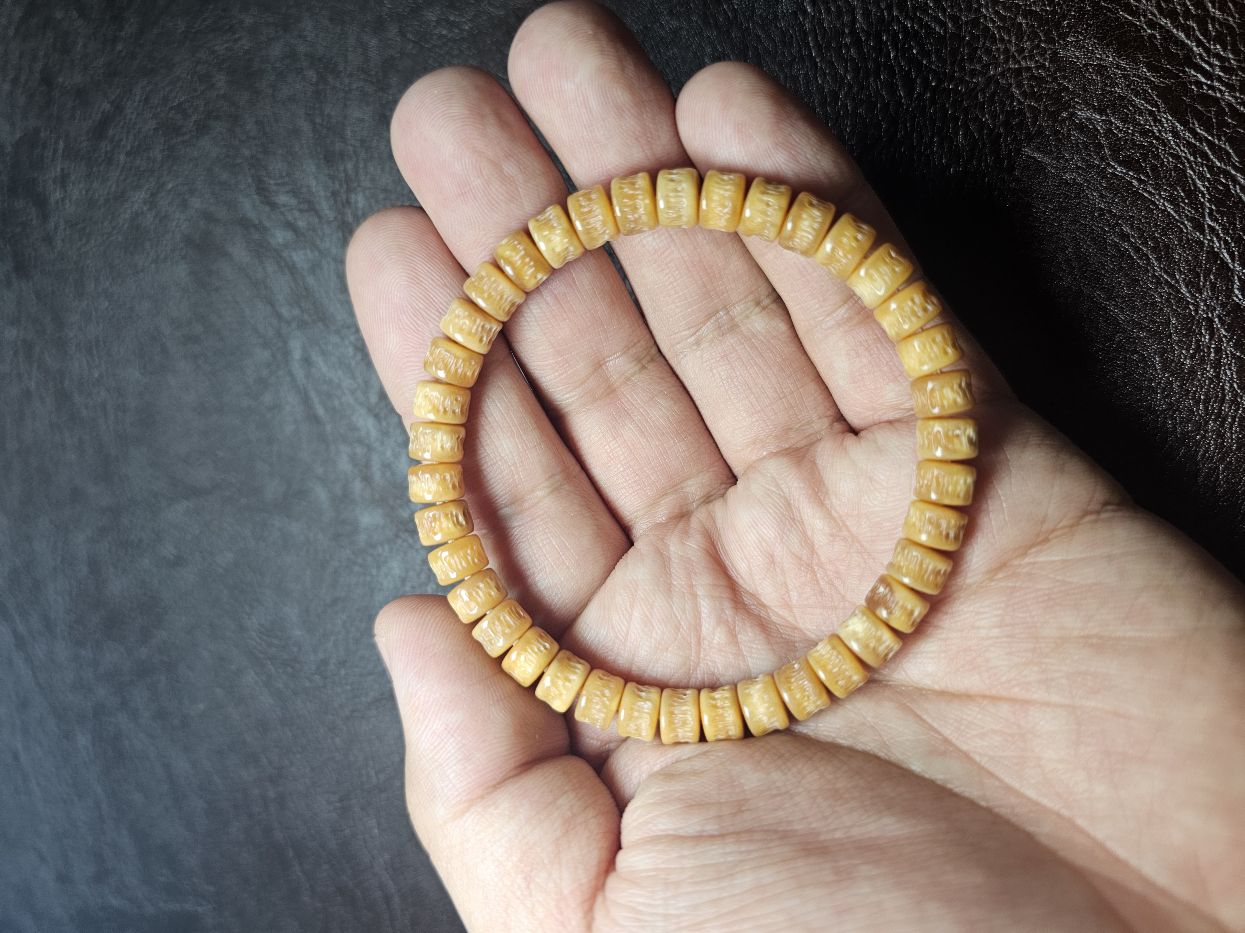 龙脊菩提老料雕刻,龙脊菩提老料玉华龙嘎  尺寸8x5