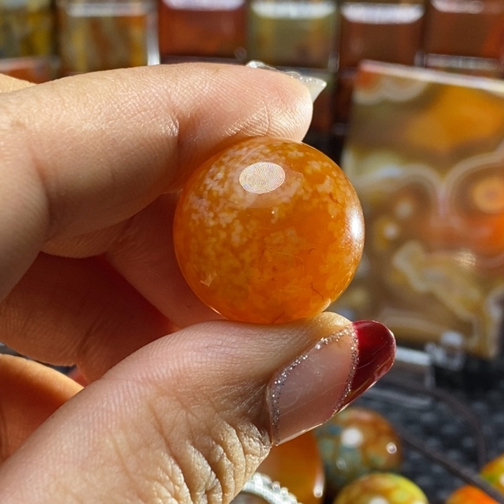 伍***哥玛瑙/玉髓未镶嵌颈饰