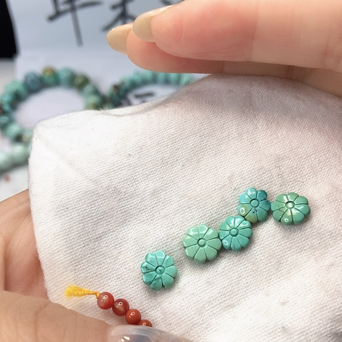 绿松石未镶嵌珠宝奇石