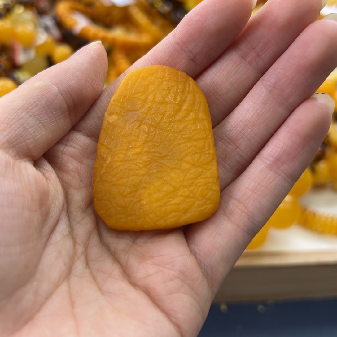 未镶嵌琥珀珠宝奇石