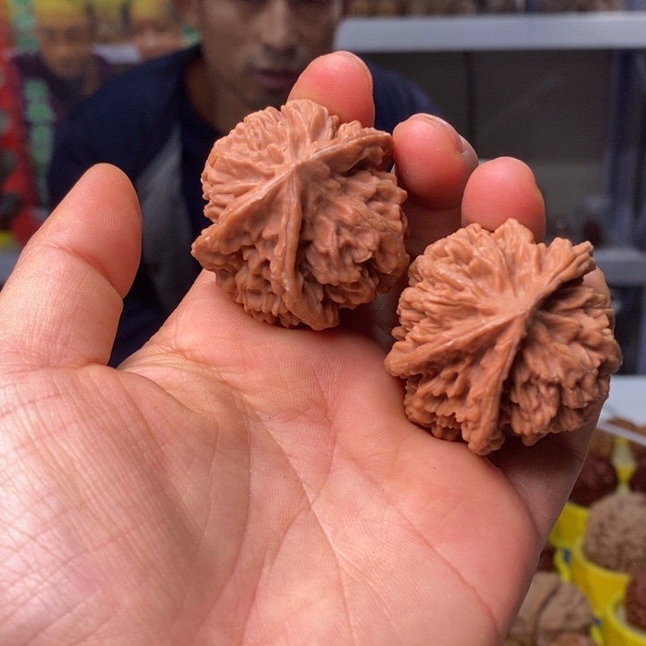 文玩核桃吊坠文玩核桃三棱异形40～