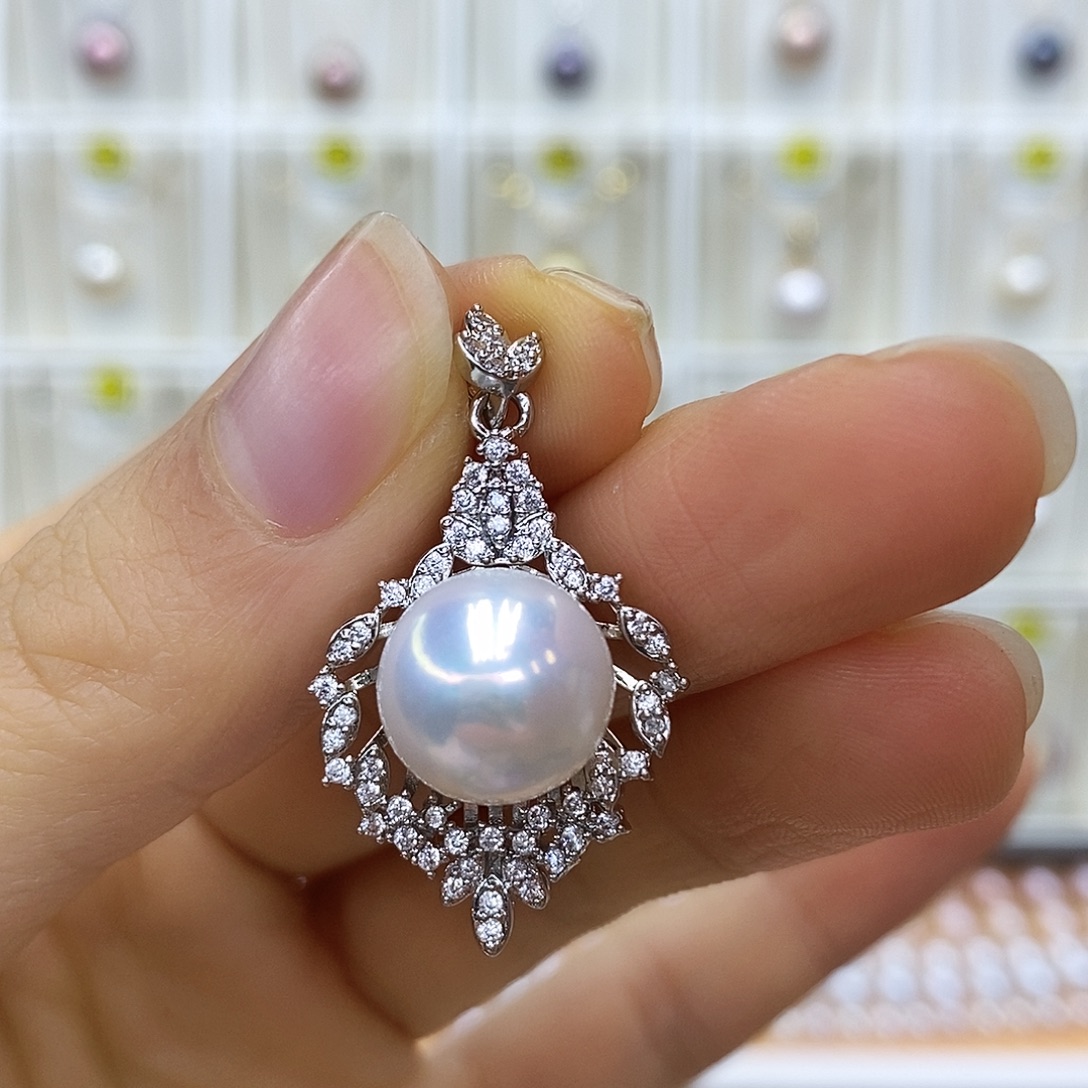 淡水珍珠吊坠(赠链)未镶嵌