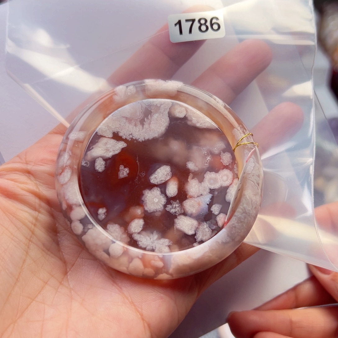 玛瑙/玉髓手镯未镶嵌?****