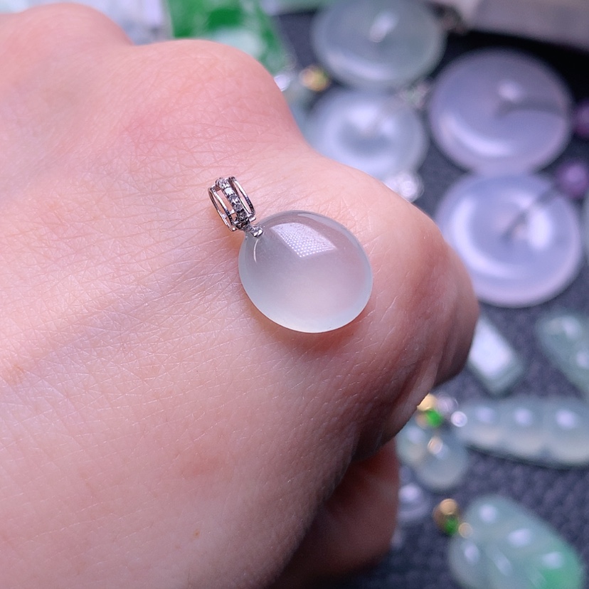 【闪购商品】翡翠颈饰18K金镶嵌一*一天然缅甸翡翠