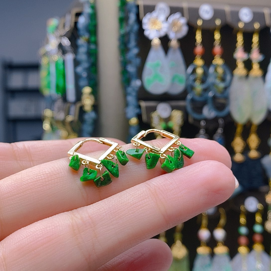 未镶嵌翡翠耳饰翡翠