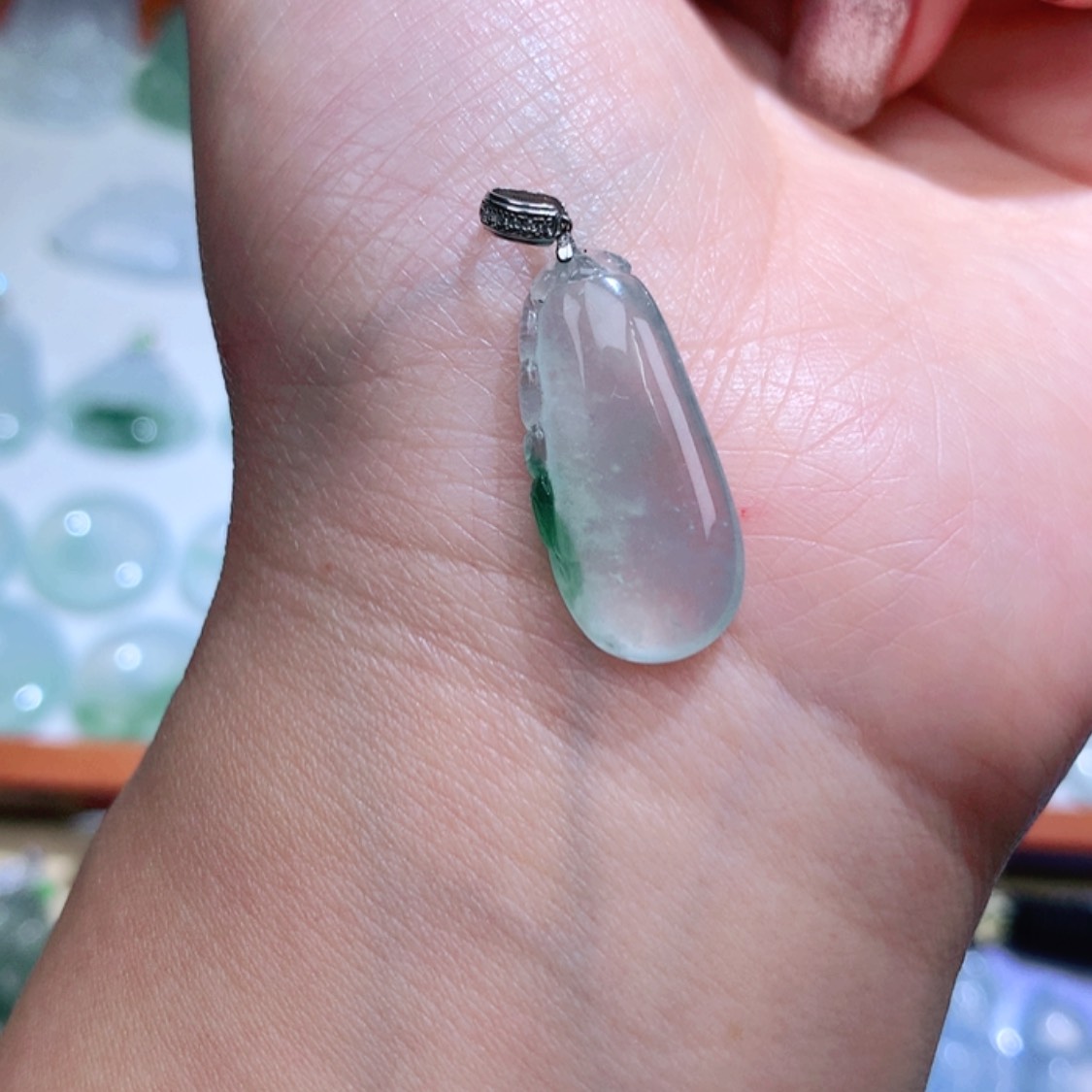 【闪购商品】翡翠颈饰18K金镶嵌福瓜