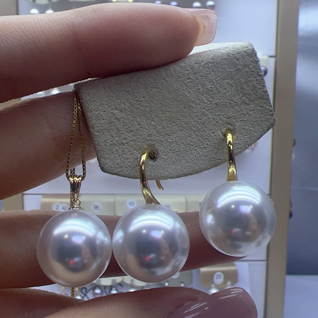 淡水珍珠吊坠(赠链)18K金镶嵌