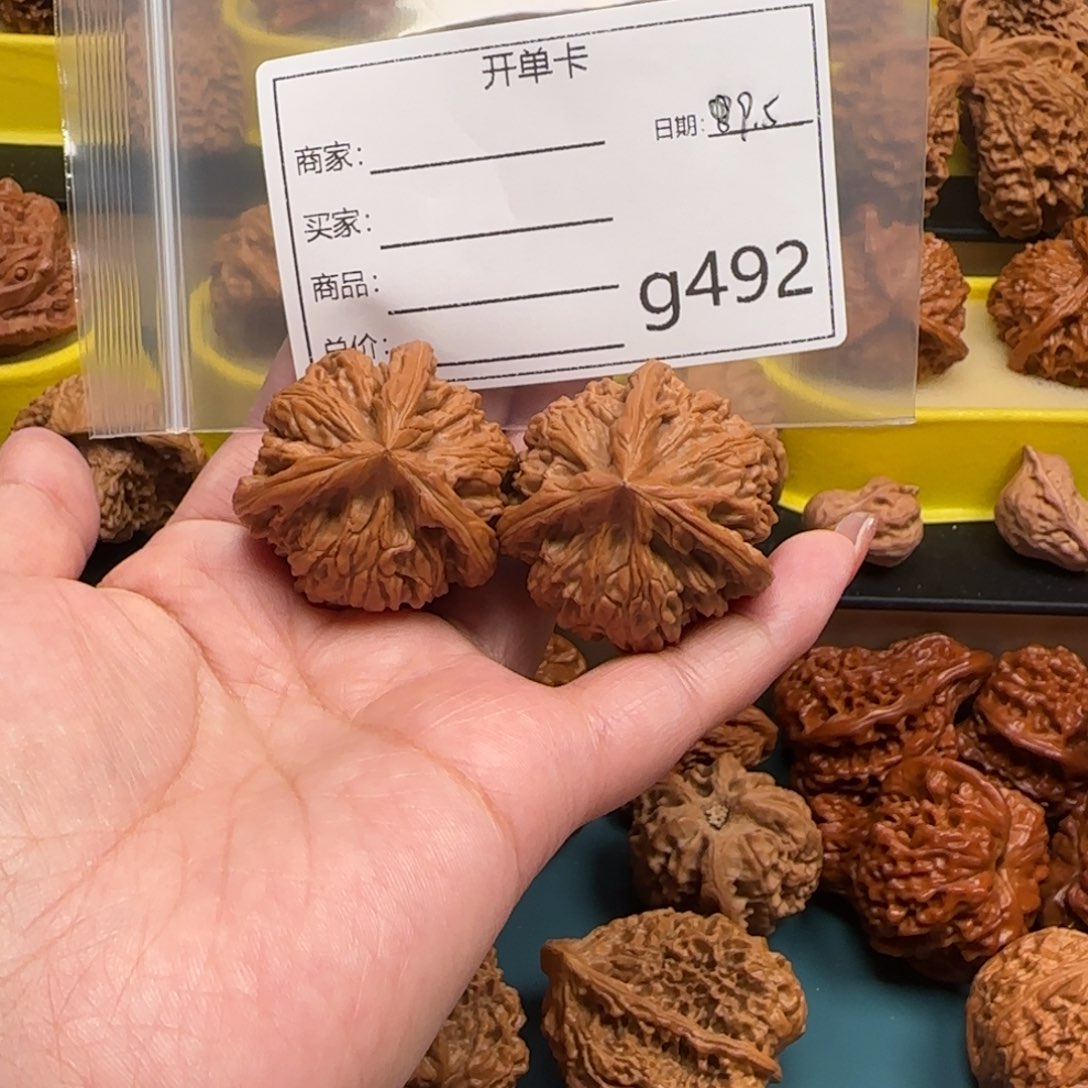 李***军把件桃核文玩的好