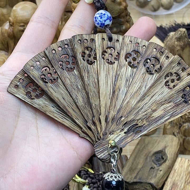 沉香沉香木制品芽庄扇子车挂1件