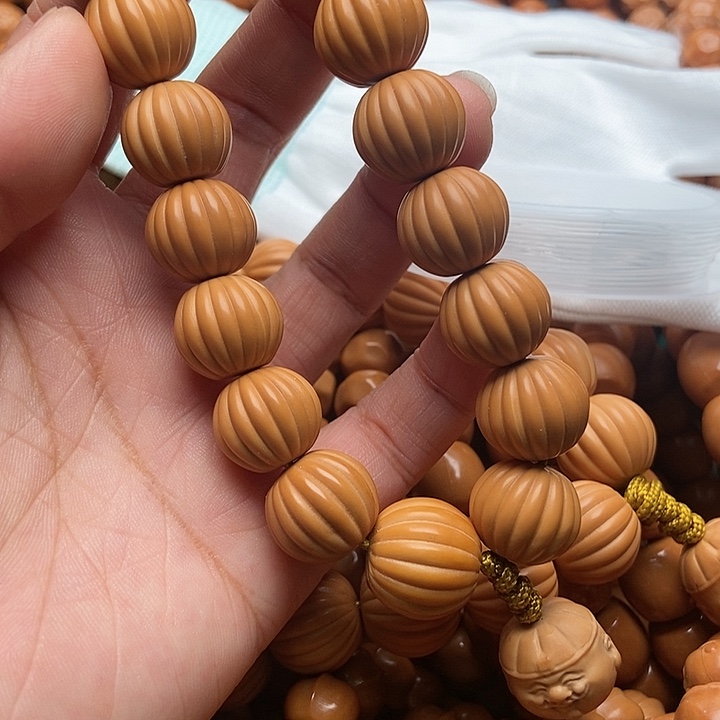 猴头核桃手串工**装呱呱