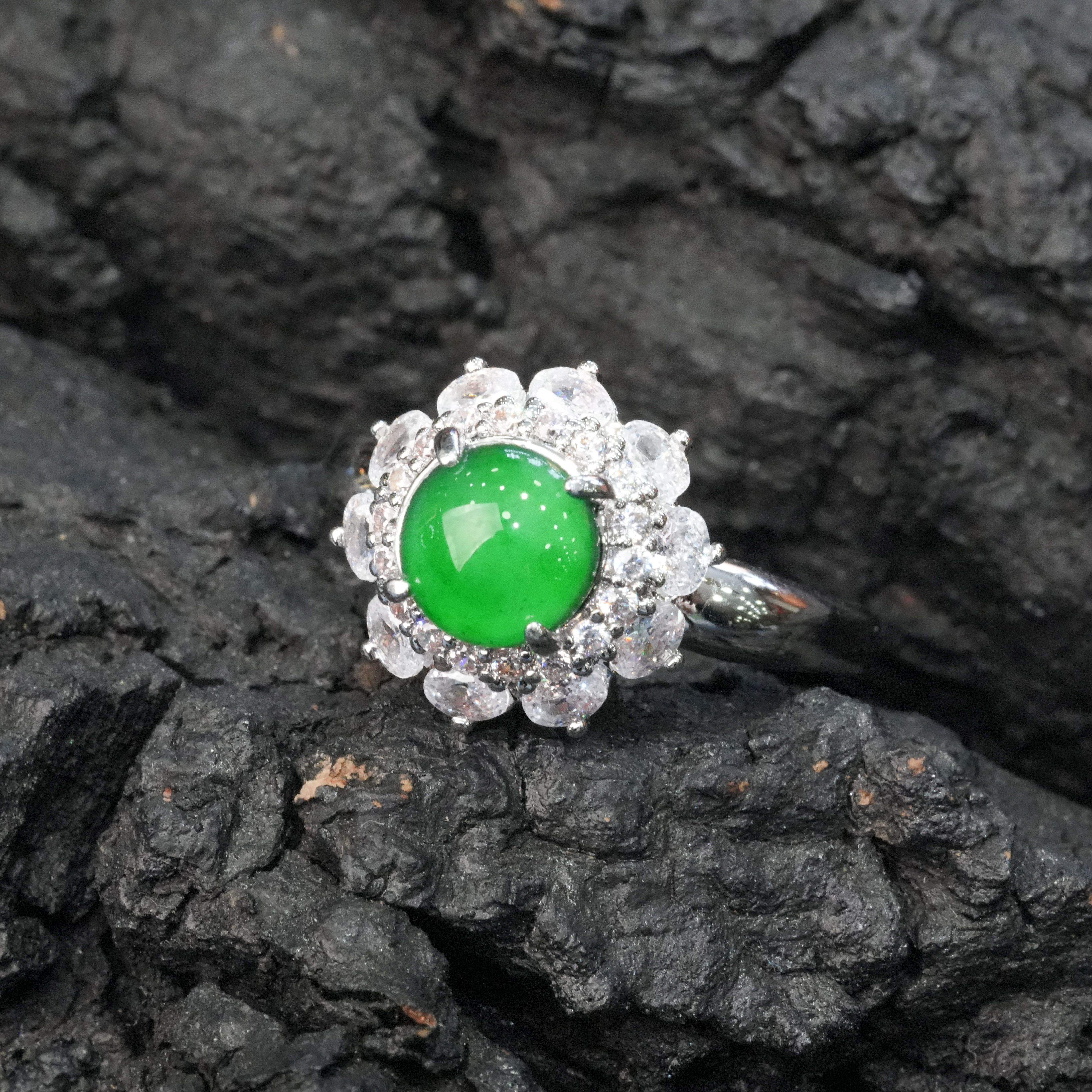 天然A货翡翠蛋面戒指多样性发时尚轻奢百搭气质豪华满钻豪华镶嵌