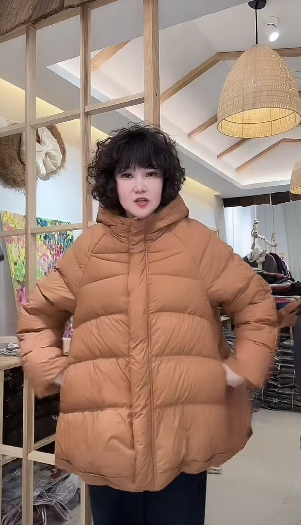 夏沐家中长款百搭连帽羽绒服699