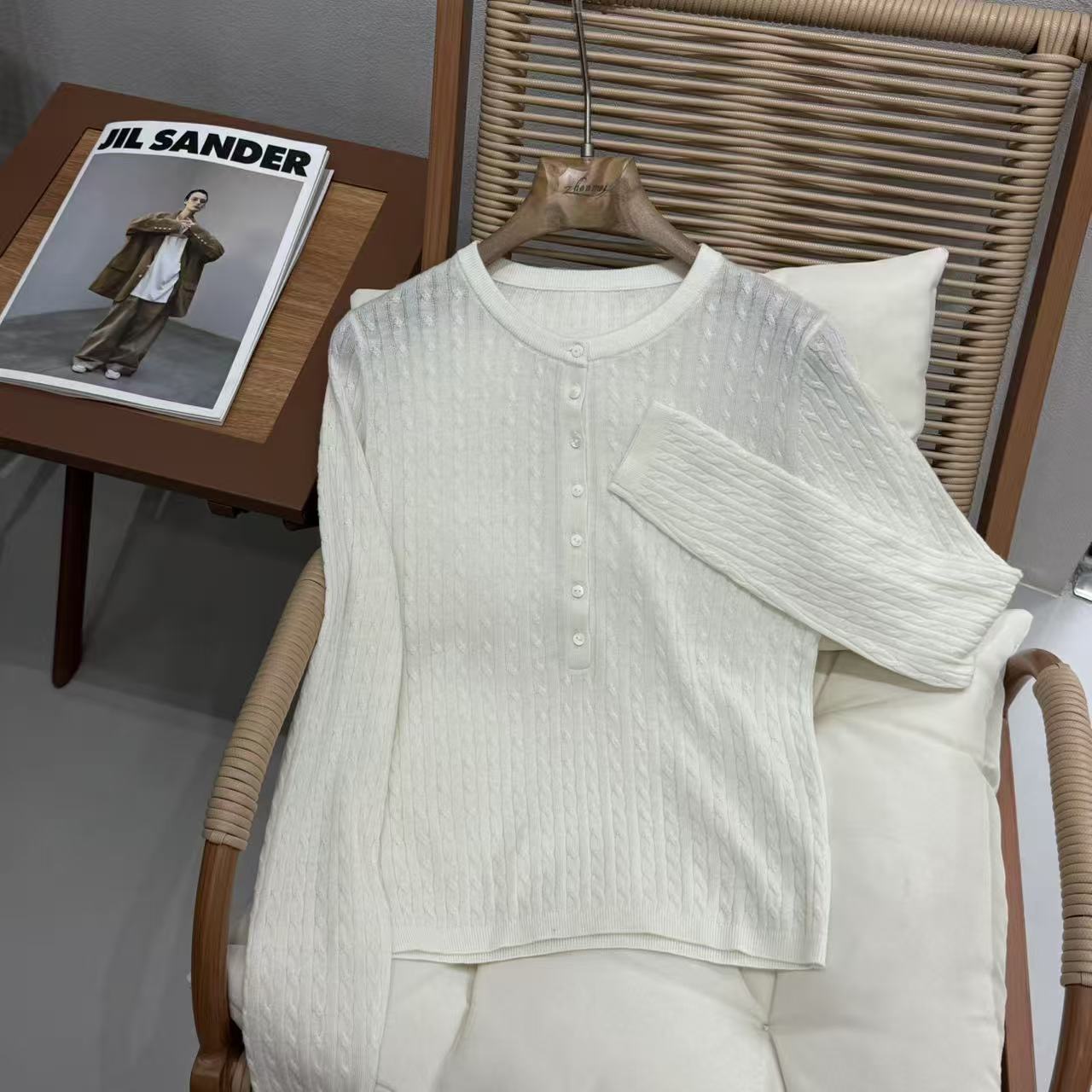 ZM25年冬季新款纯色套头常规圆领针织修身型羊毛衫96071