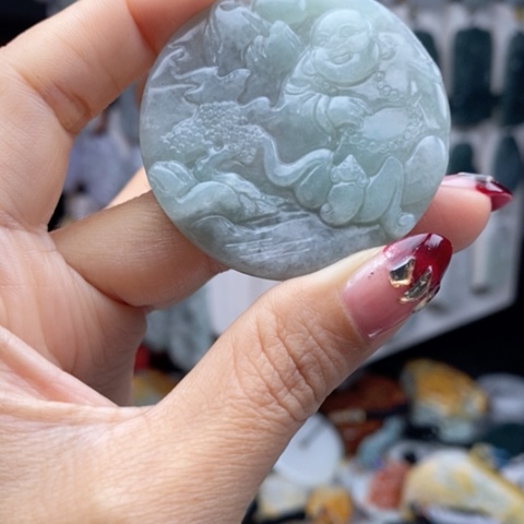 翡翠颈饰未镶嵌翡翠