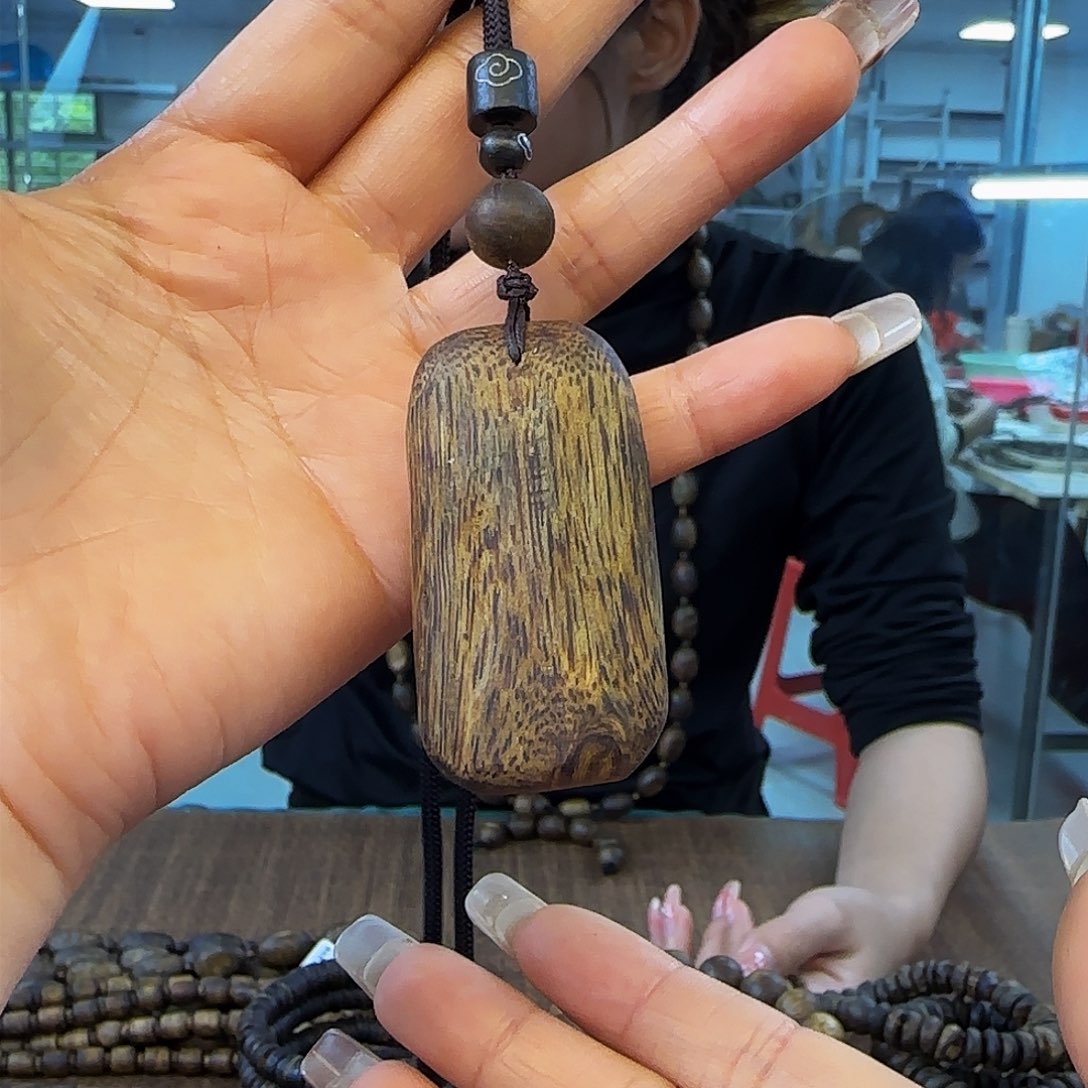 沉香吊坠多样性发货1条白棋12