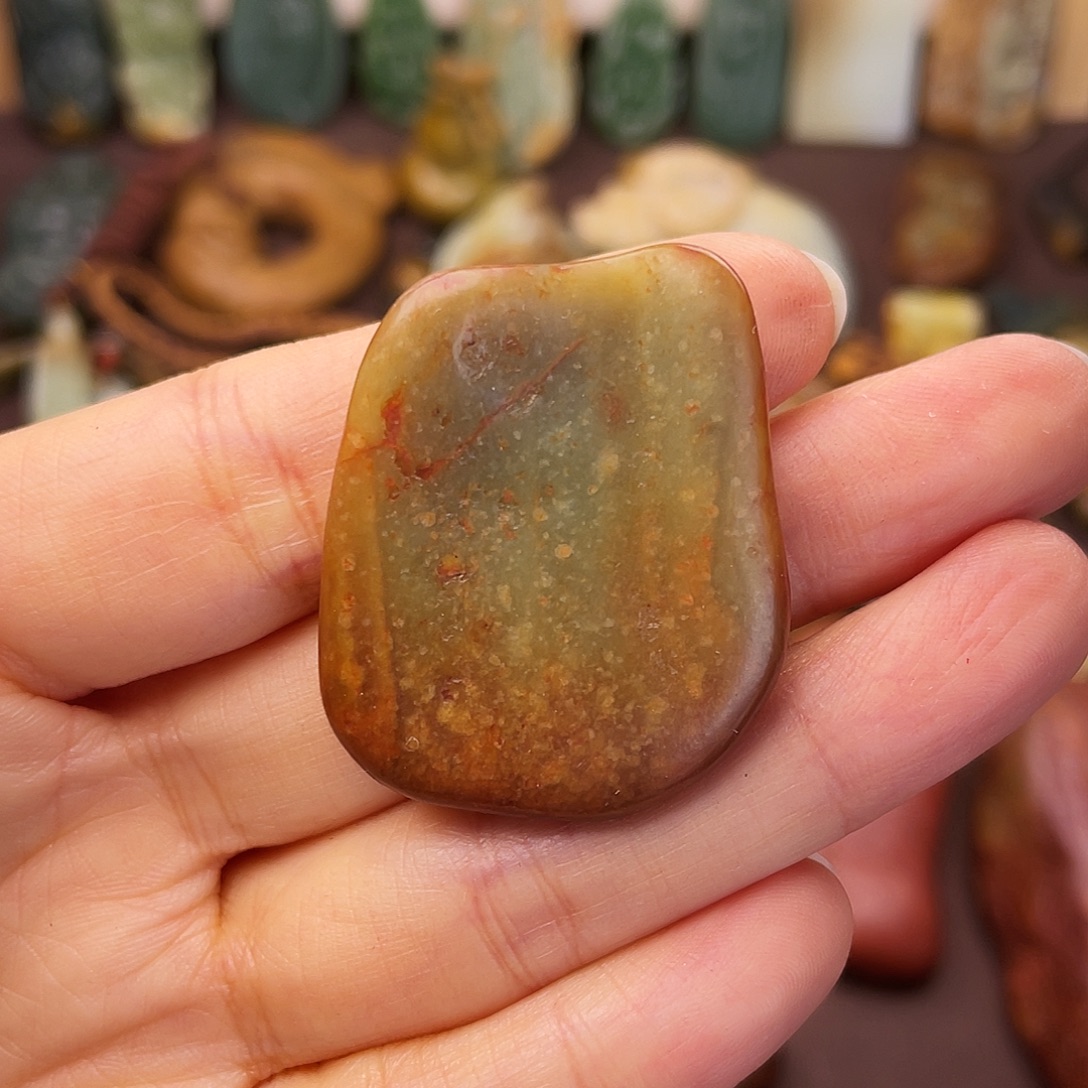 岫岩河磨玉（透闪石质玉）未镶嵌颈饰