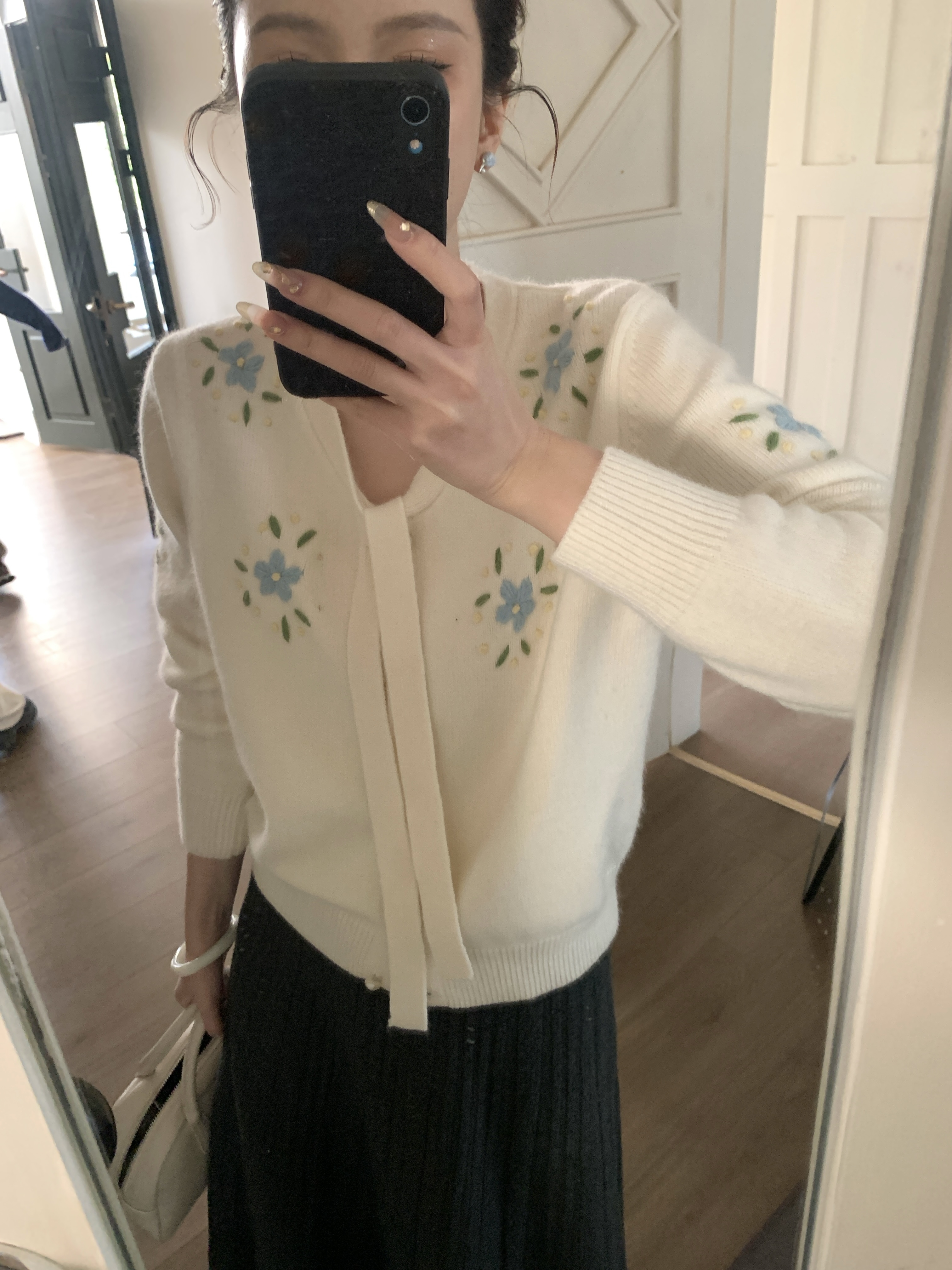 【芝士Cheese】一朵山茶花 长袖时尚百搭打底秋冬绣花套头上衣