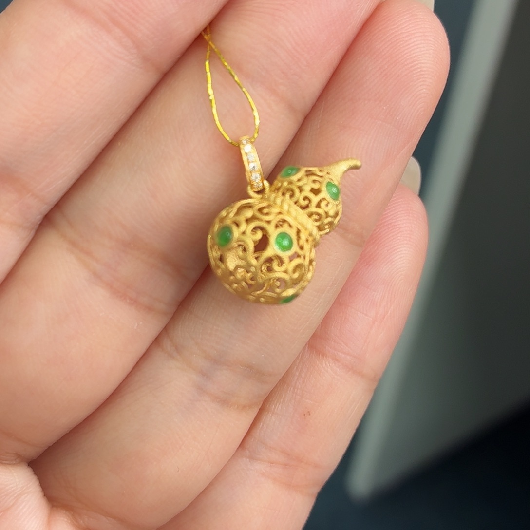 翡翠18K金镶嵌颈饰