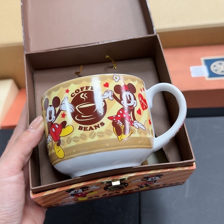 精品瓷器。             