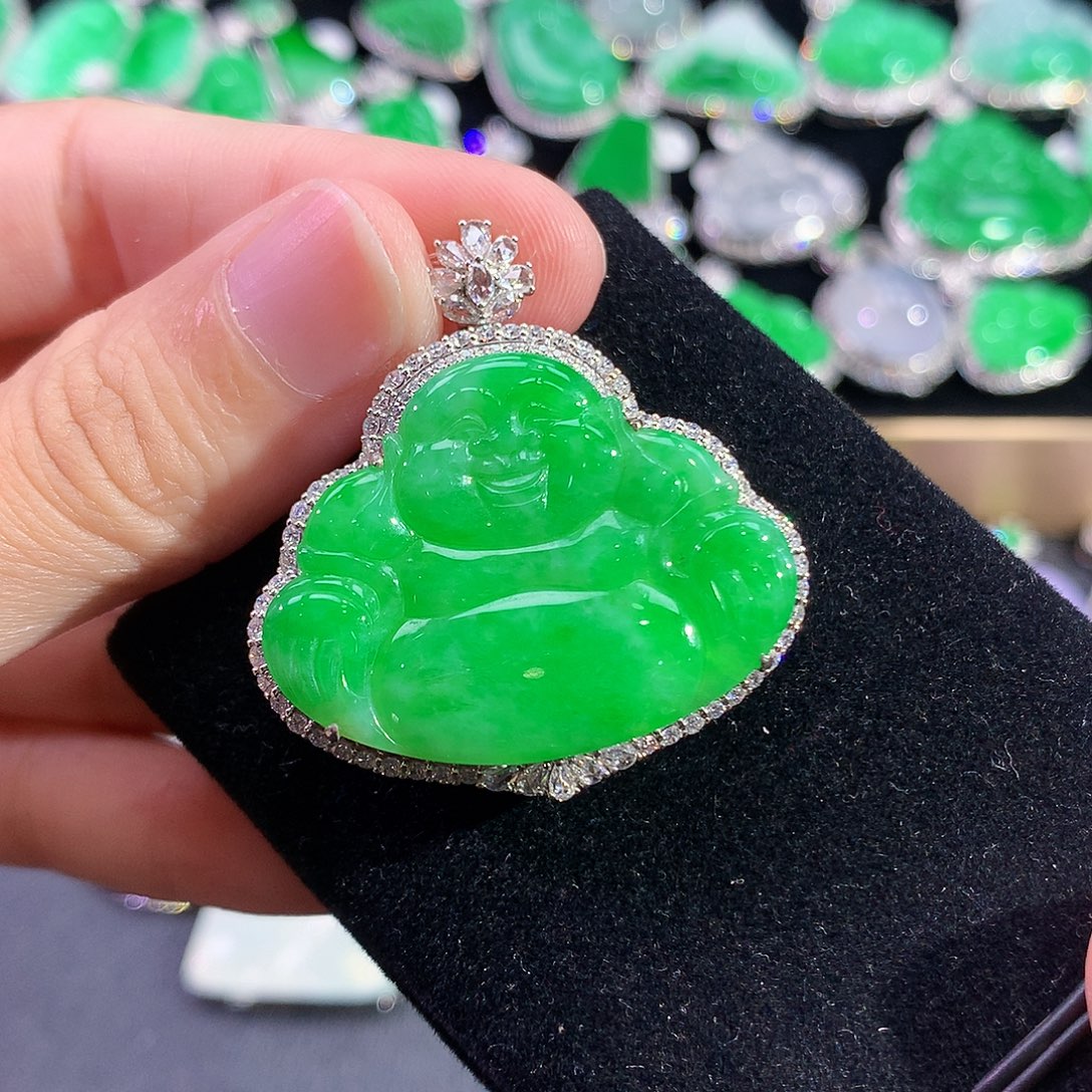 翡翠18K金镶嵌颈饰