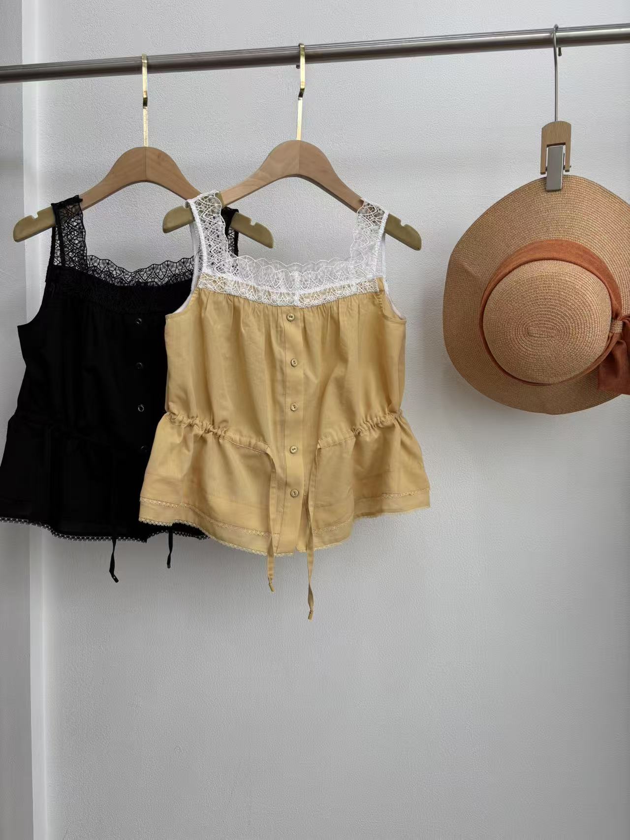 闪闪兒 -zoo*c 法式韩系吊带背心气质荷叶边百搭短款5070