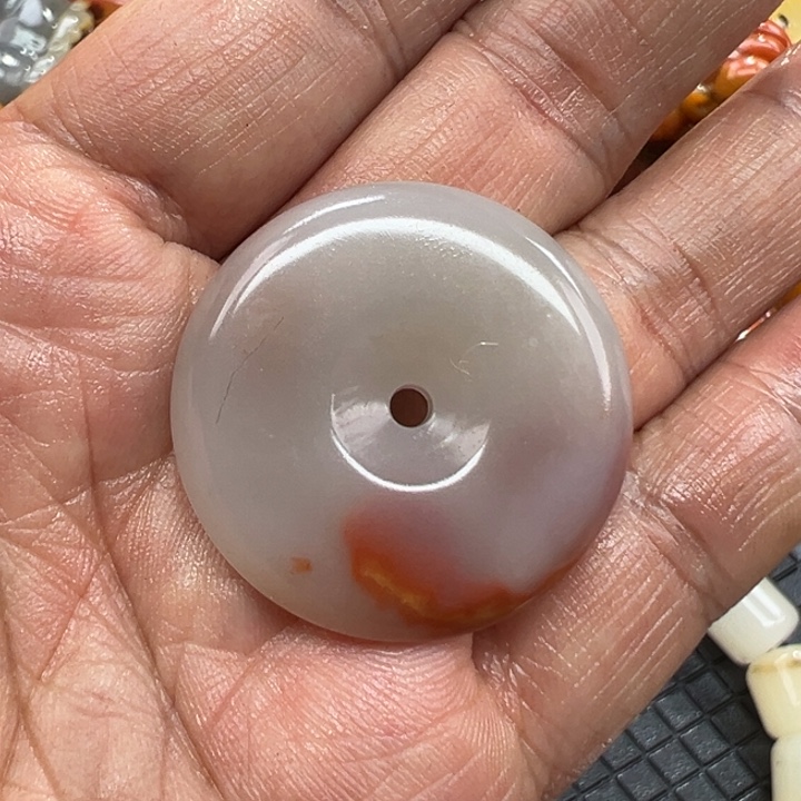 石英质玉（黄龙玉）颈饰未镶嵌