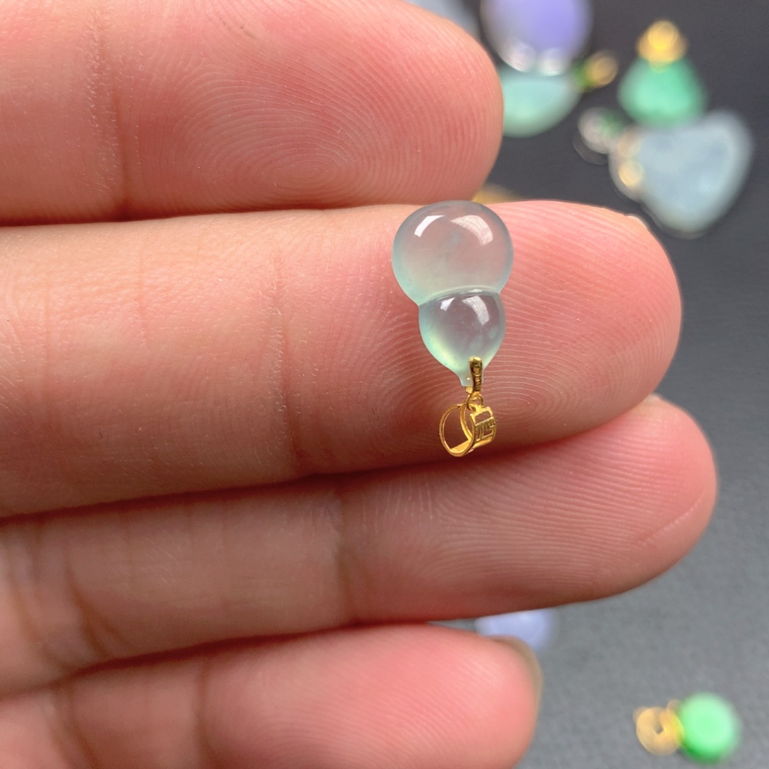 【闪购商品】颈饰18K金镶嵌翡翠翡翠