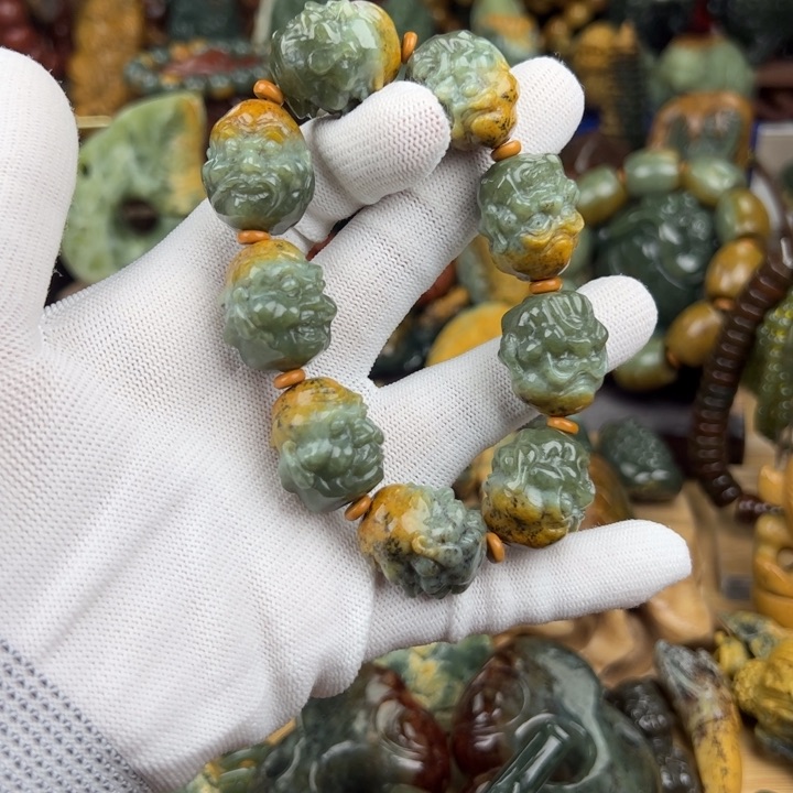 手串未镶嵌岫岩河磨玉（透闪石质玉）鼎****金