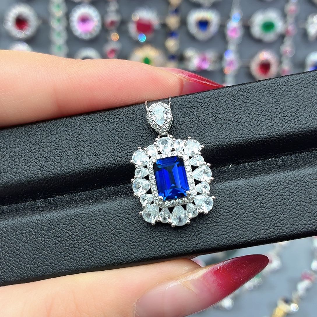 吊坠925银培育皇家蓝色宝石