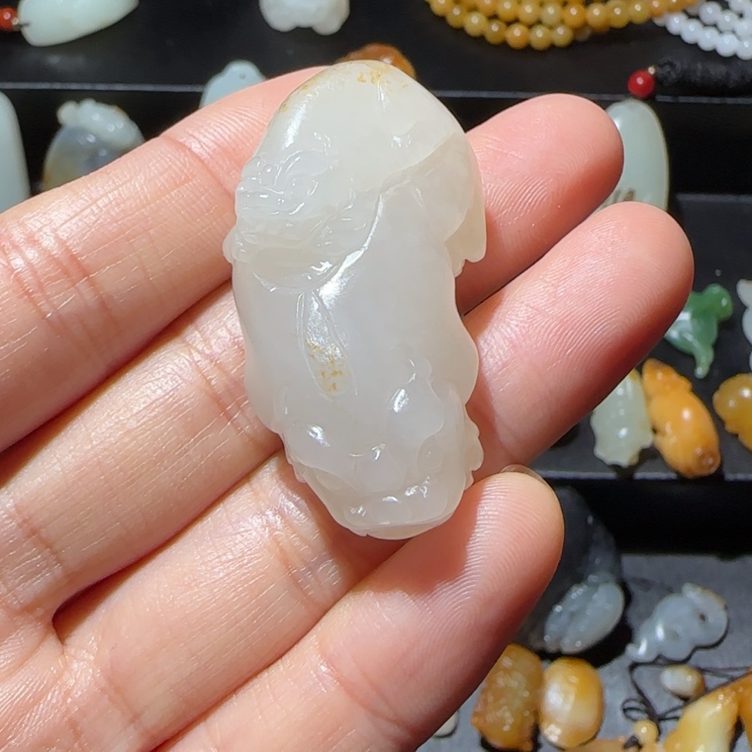 和田玉颈饰未镶嵌居*泡