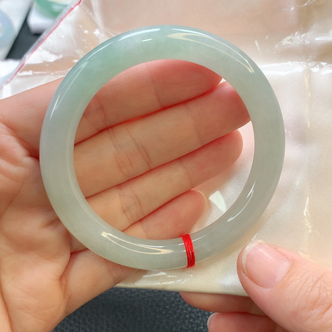 翡翠手镯未镶嵌56圆