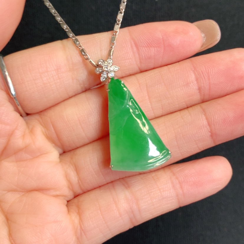 【闪购商品】颈饰18K金镶嵌翡翠竹节