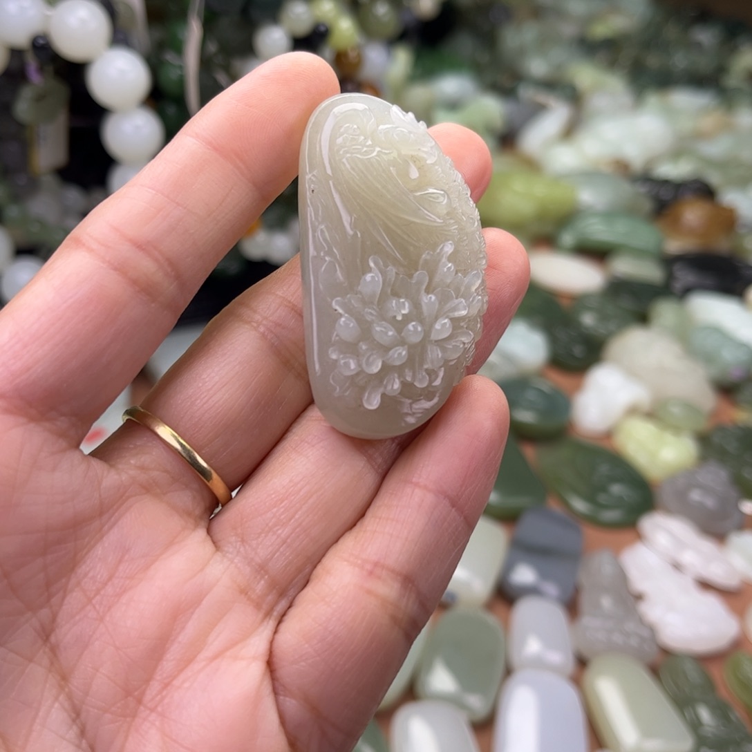 和田玉未镶嵌吊坠(不含链)