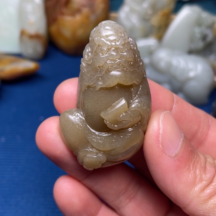 颈饰未镶嵌和田玉旺*