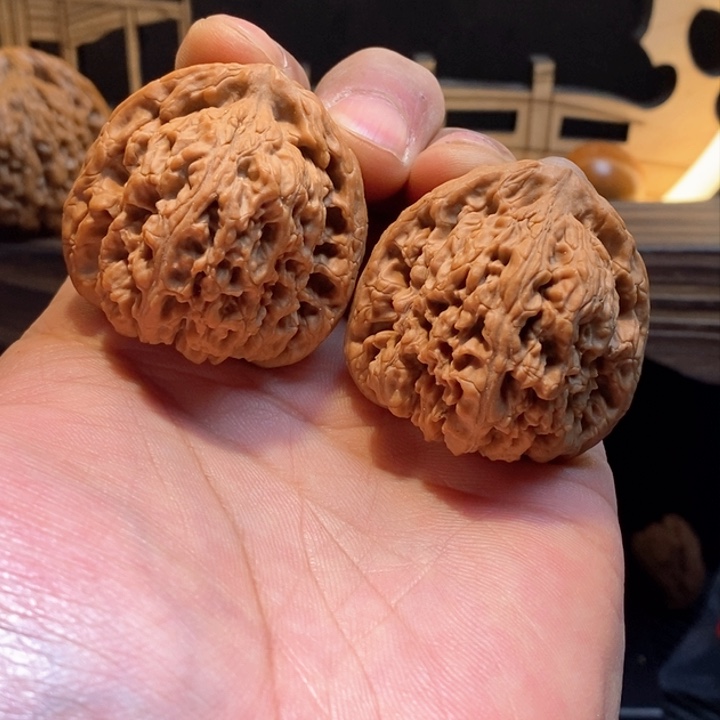 文玩核桃把件大***一40中桩板正4009号