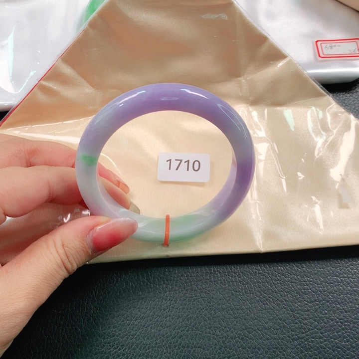 翡翠未镶嵌手镯春彩03