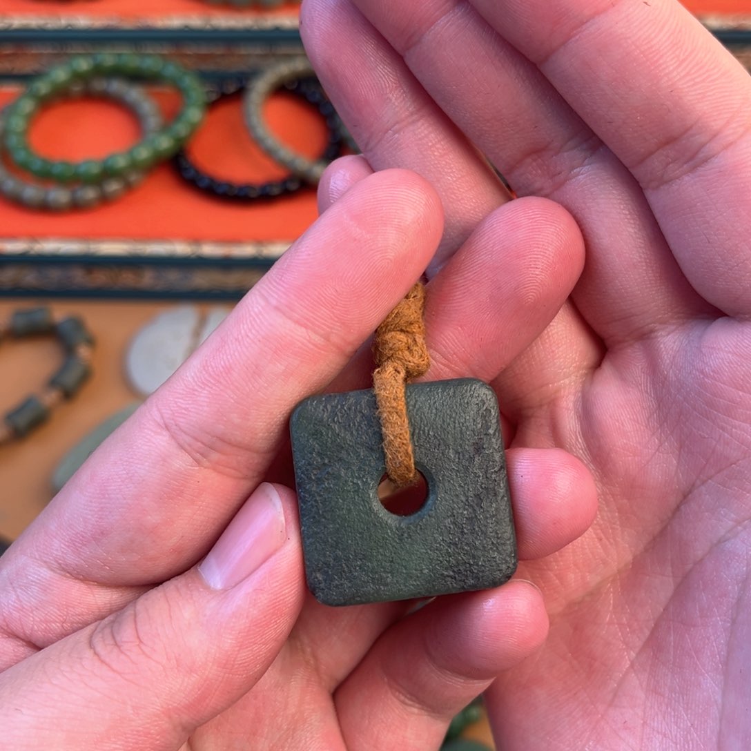 和田玉颈饰未镶嵌遇***好