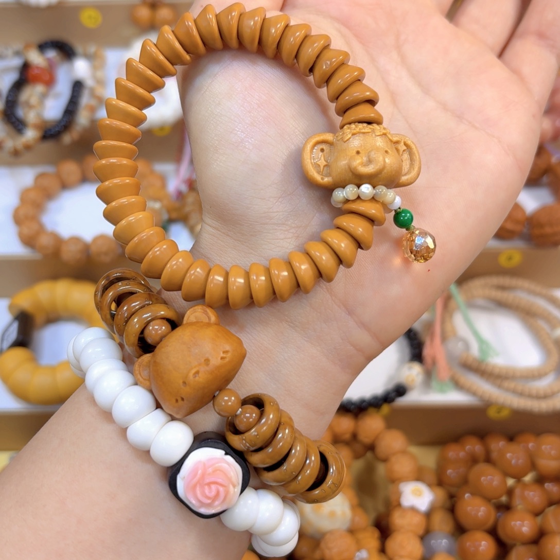 吊坠星月菩提核尖金字塔