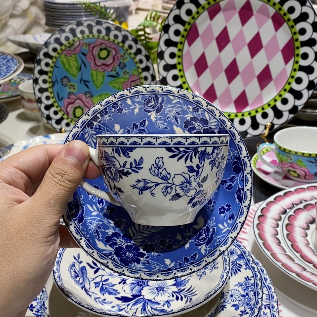 瓷微瑕青花咖啡杯碟