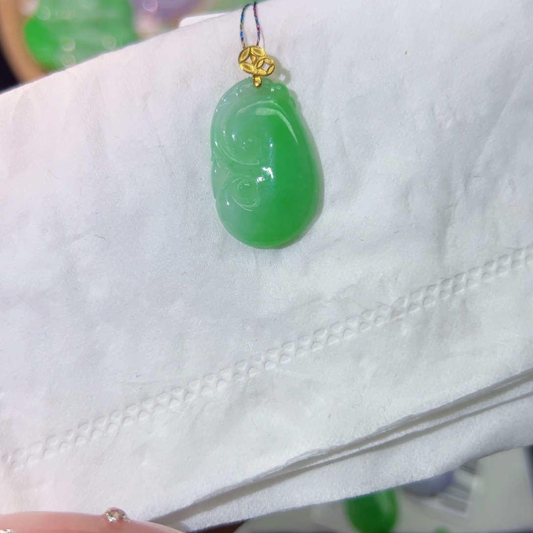 翡翠颈饰18K金镶嵌y如意