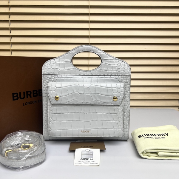 95新 BURBERRY/博柏利 95新/包包/市场价21000/250115MM0018