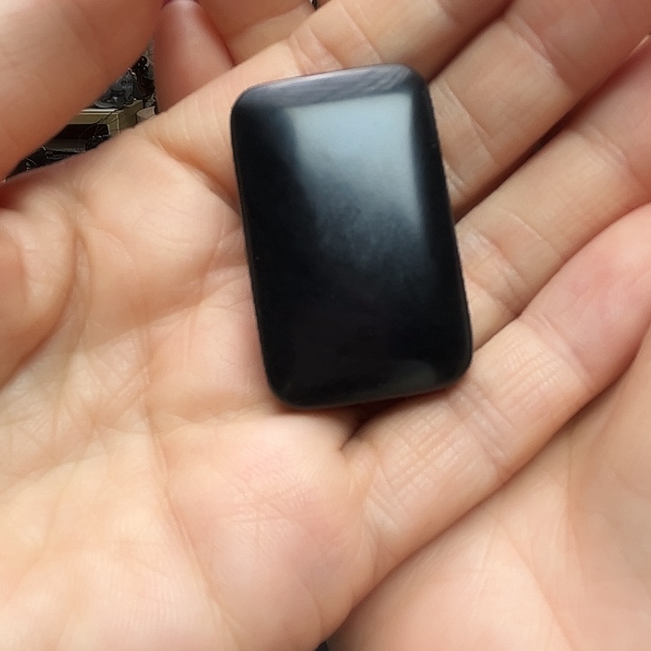 和田玉（墨玉）未镶嵌颈饰小面包