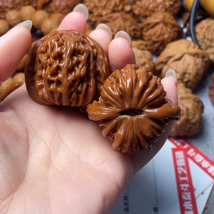 D***5文玩核桃吊坠四座楼