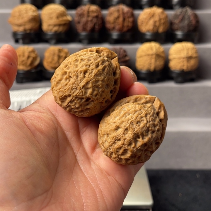 m***m文玩核桃把件7-38