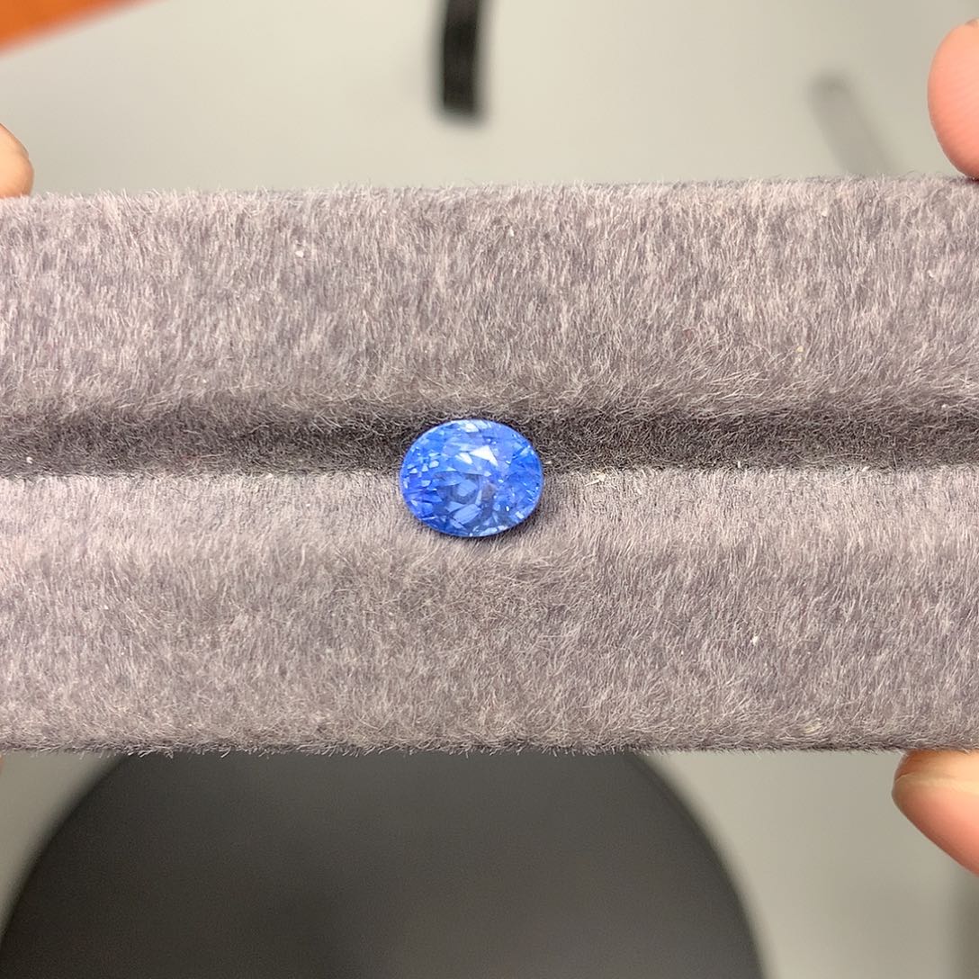 蓝宝石裸石未镶嵌矢车菊蓝宝石3.26克拉未镶嵌